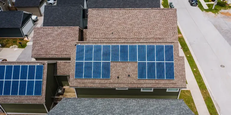 Image shows a 1500 square foot home with solar panels on the roof